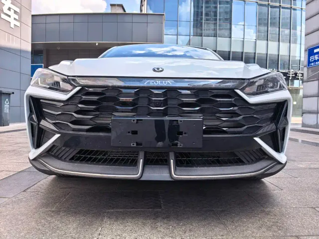 Dongfeng Yixuan — Фото автомобиля 20
