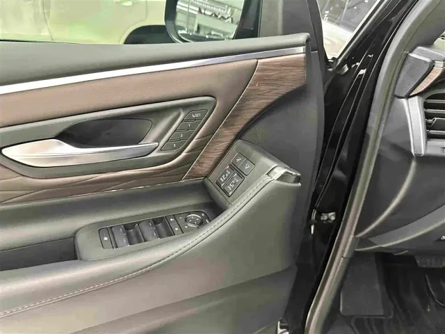 Toyota Vellfire — Фото автомобиля 11