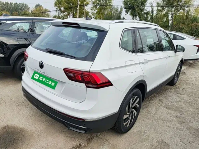 Volkswagen Tiguan L — Фото автомобиля 6
