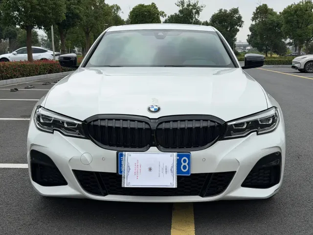 Фотография автомобиля — BMW 3 Series