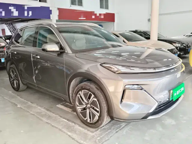 Geely Galaxy Starship 7 EM-i — Фото автомобиля 3