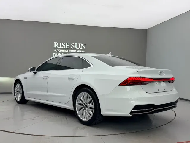 Audi A7L — Фото автомобиля 6