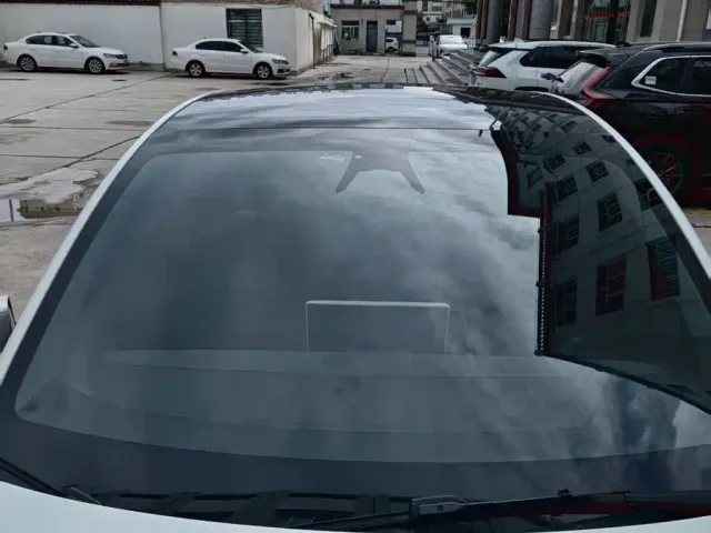Tesla Model Y — Фото автомобиля 7