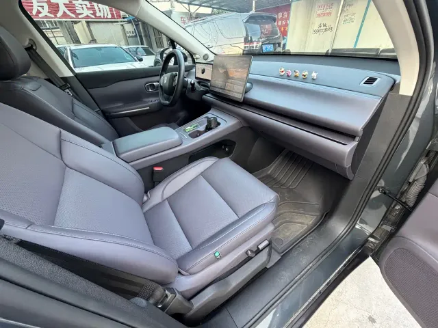 Leapmotor C10 — Фото автомобиля 7