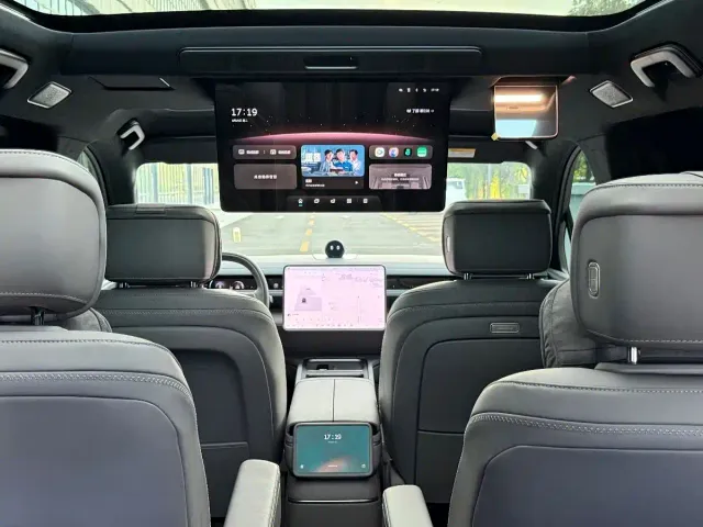 Nio ES8 — Фото автомобиля 14