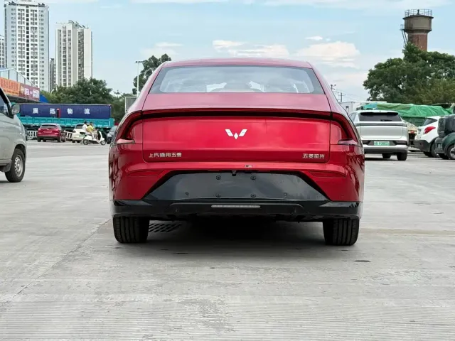 Wuling Starlight — Фото автомобиля 8