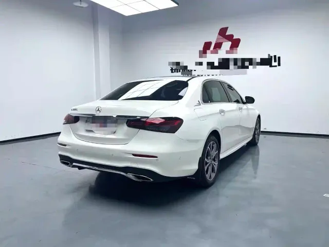 Mercedes-Benz E-Class — Фото автомобиля 9