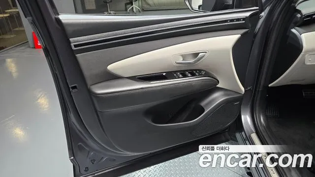 Hyundai Tucson Tucson (NX4) Бензин 1.6 турбо 2WD — Фото автомобиля 6