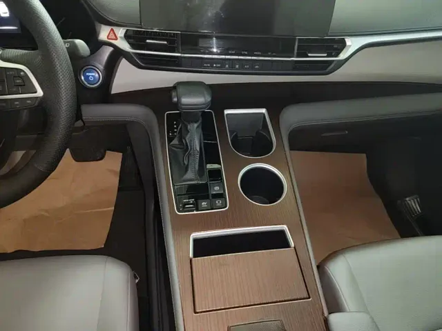 Toyota Granvia — Фото автомобиля 13