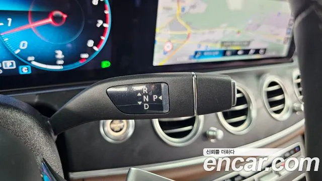 Mercedes-Benz E-Class — Фото автомобиля 8