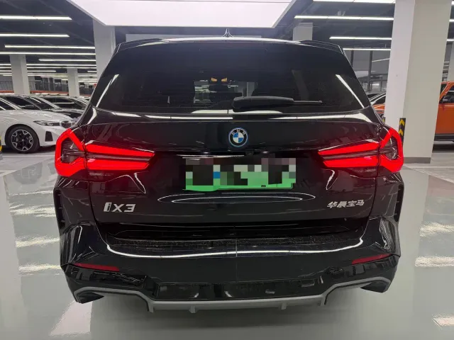 BMW iX3 — Фото автомобиля 17