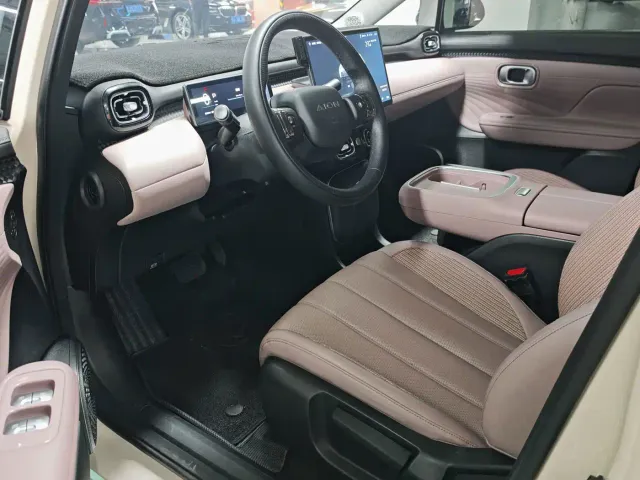 GAC Aion UT — Фото автомобиля 11