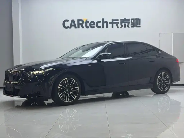 Фотография автомобиля — BMW 5 Series