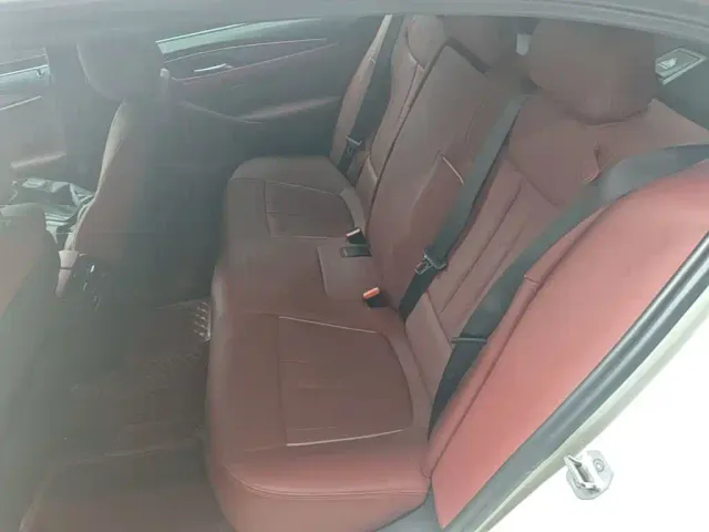 BMW 5 Series — Фото автомобиля 16