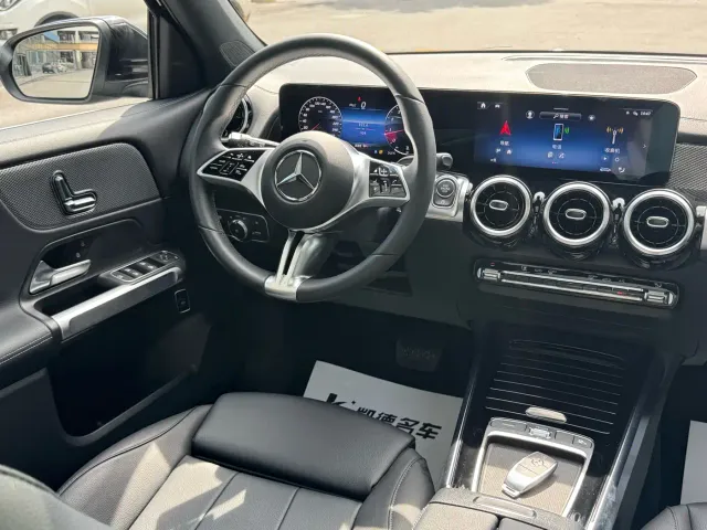 Mercedes-Benz GLB-Class — Фото автомобиля 10
