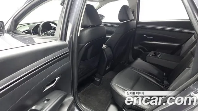 Hyundai Tucson Tucson (NX4) Дизель 2.0 2WD — Фото автомобиля 11