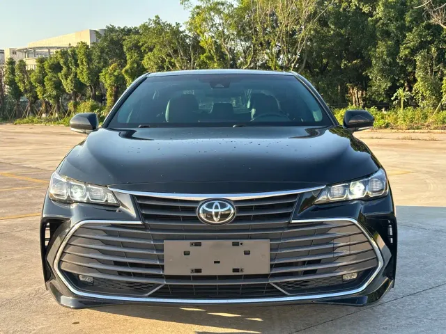 Toyota Avalon — Фото автомобиля 2