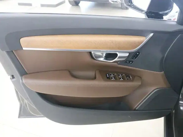 Volvo S90 — Фото автомобиля 12