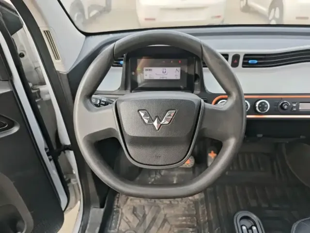 Wuling Hongguang Mini EV — Фото автомобиля 10