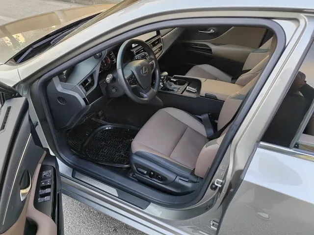 Lexus ES — Фото автомобиля 9