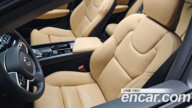 Volvo V60 — Фото автомобиля 27