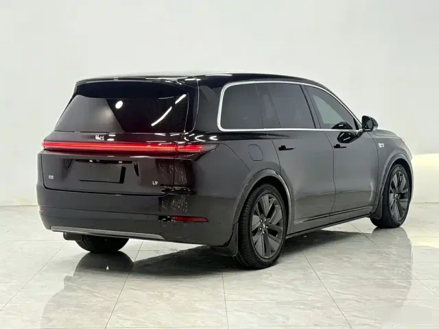 Li Auto L9 — Фото автомобиля 6