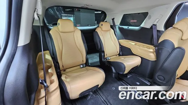 Kia Canival — Фото автомобиля 19