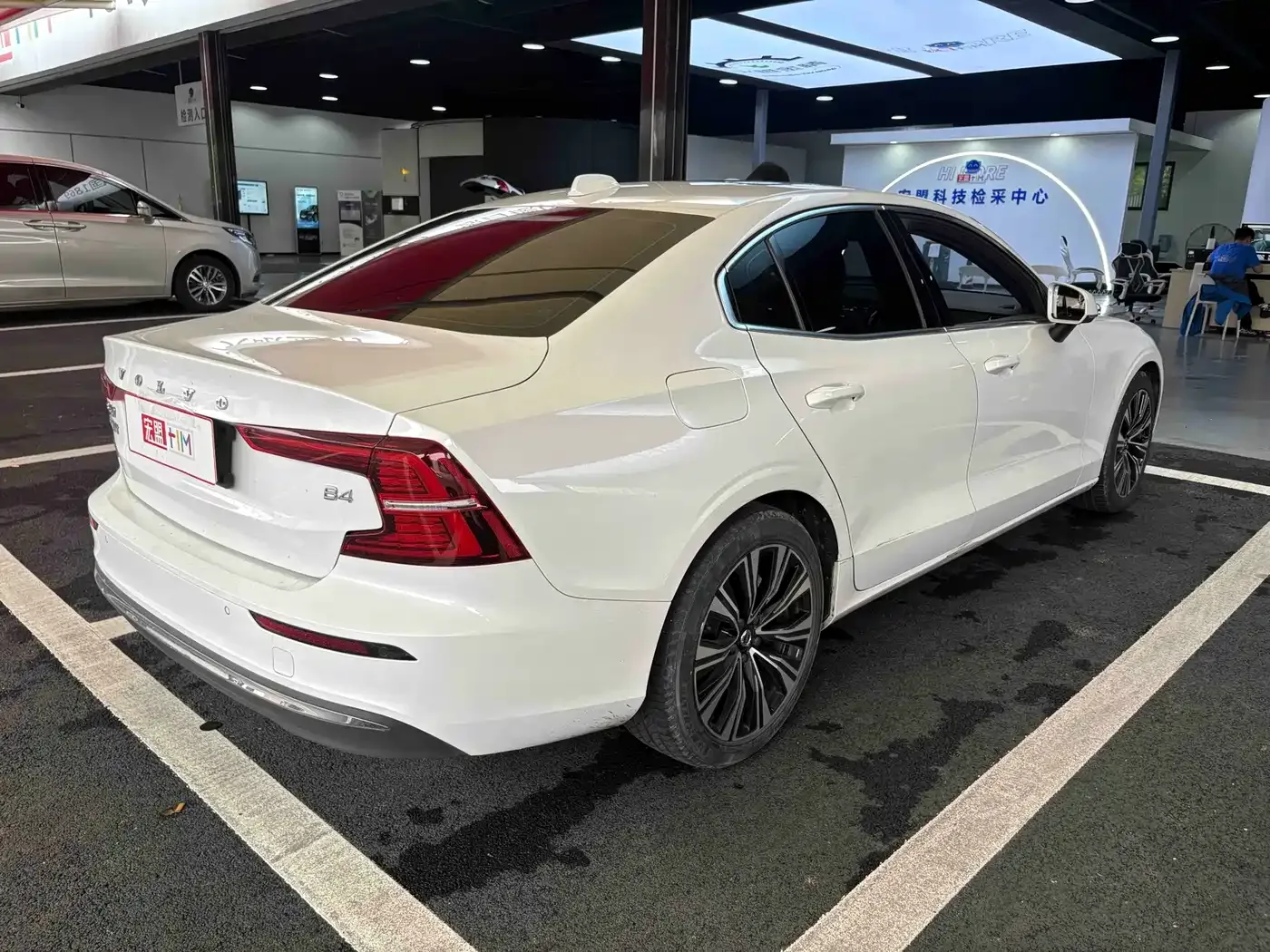 Volvo Volvo S60 2024 B4 Elegance Luxury Edition — Фото автомобиля 8