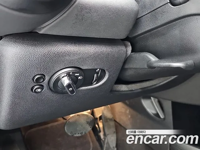 Mini Cooper Cooper 5 дверей Classic — Фото автомобиля 16