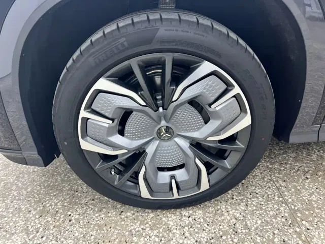 Hongqi Tian Gong 08 — Фото автомобиля 15