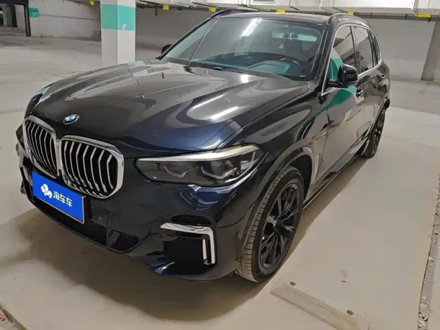 Фотография автомобиля — BMW X5