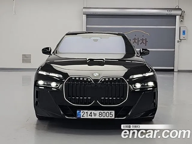 BMW 7 Series G70 — Фото автомобиля 2