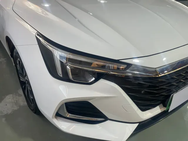 Roewe i6 MAX EV — Фото автомобиля 19