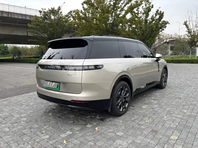 Lynk & Co 900 — Фото автомобиля 7