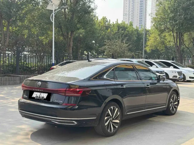 Volkswagen Passat — Фото автомобиля 2