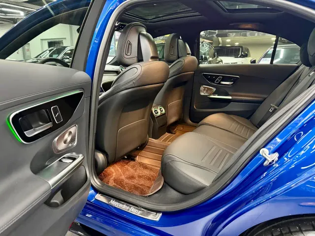 Mercedes-Benz C-Class — Фото автомобиля 12