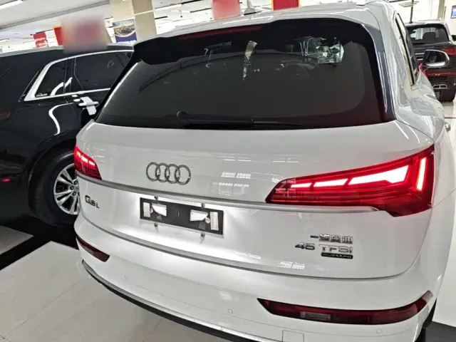 Audi Q5L — Фото автомобиля 5