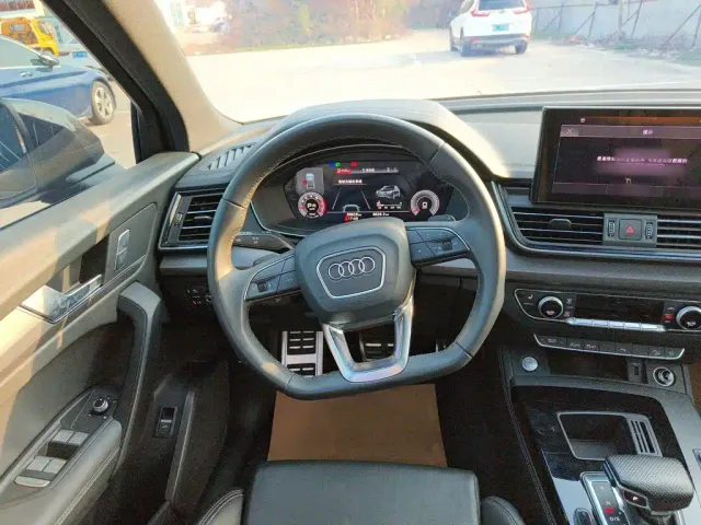 Audi Q5L — Фото автомобиля 6