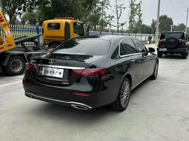 Mercedes-Benz E-Class — Фото автомобиля 8