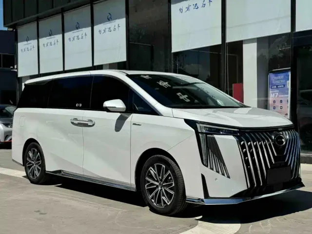 GAC Trumpchi M8 — Фото автомобиля 3