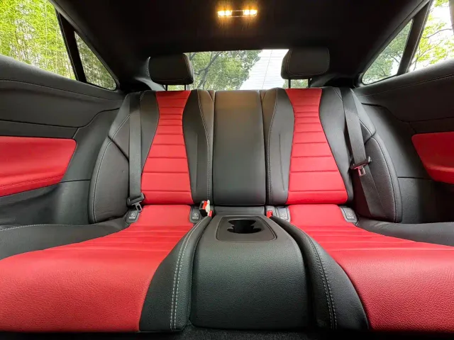 Mercedes-Benz E-Class — Фото автомобиля 16