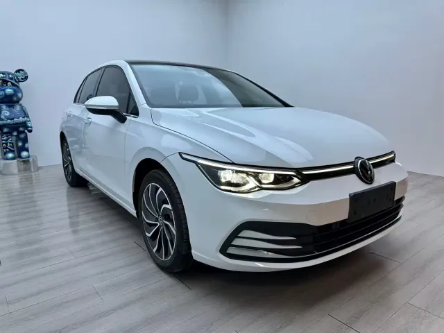 Volkswagen Golf — Фото автомобиля 3
