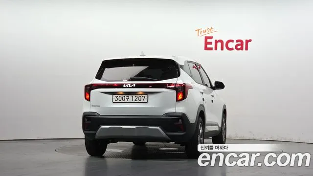 Kia Seltos Новый Seltos Бензин 2.0 2WD — Фото автомобиля 4