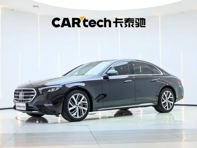 Фотография автомобиля — Mercedes-Benz E-Class