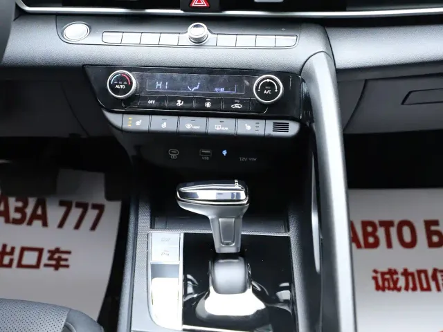 Hyundai Elantra — Фото автомобиля 16