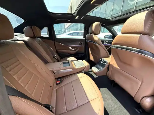 Mercedes-Benz E-Class — Фото автомобиля 13