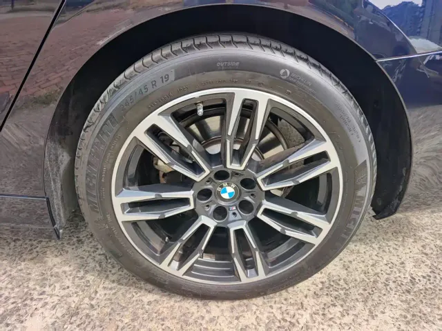 BMW 5 Series — Фото автомобиля 20