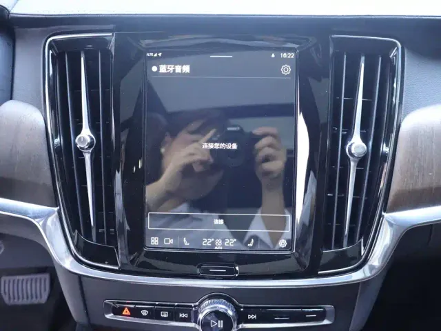 Volvo S90 — Фото автомобиля 10