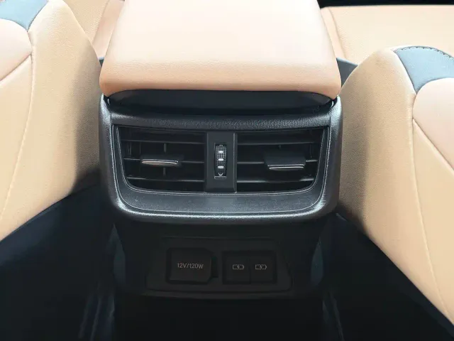 Lexus ES — Фото автомобиля 18