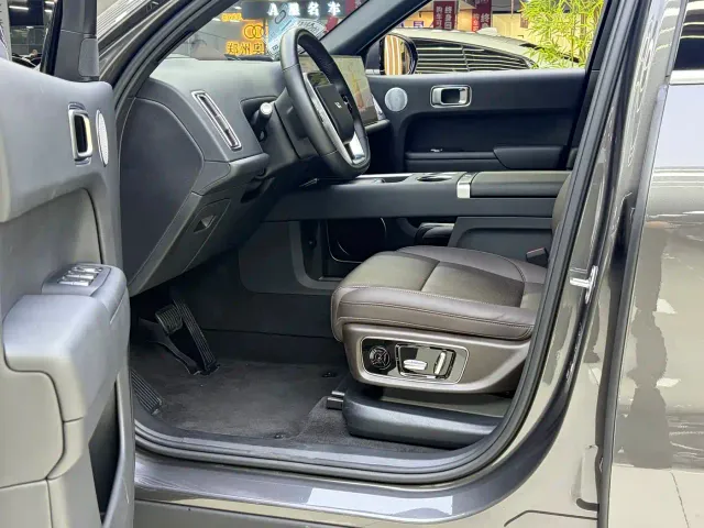 Li Auto L9 — Фото автомобиля 6